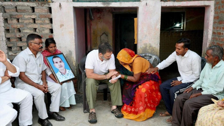 ಹತ್ಯೆಗೀಡಾಗಿದ್ದ ದಲಿತ ಯುವಕನ ಕುಟುಂಬಕ್ಕೆ ರಾಹುಲ್‌ ಸಾಂತ್ವನ