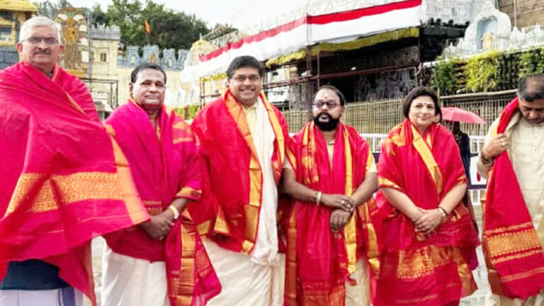 ತಿರುಮಲ ಕರ್ನಾಟಕ ಭವನದಲ್ಲಿ ಅಧಿಕಾರಿಗಳ ಸಭೆ, ಶೀಘ್ರ ಕಾಮಗಾರಿ ಮುಗಿಸಲು ಸೂಚನೆ