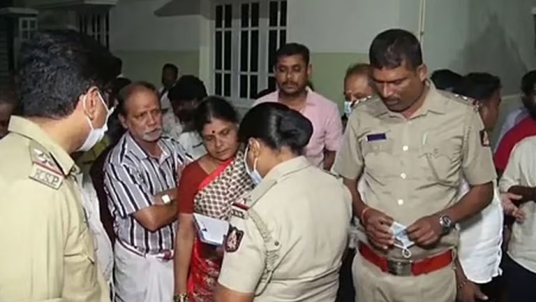 ಒಂದೇ ಕುಟುಂಬದ ನಾಲ್ವರು ಆತ್ಮಹತ್ಯೆ ಯತ್ನ : ಅಪ್ಪ-ಮಗ ಸಾವು, ಬದುಕುಳಿದ ತಾಯಿ ಮತ್ತೊಬ್ಬ ಮಗ