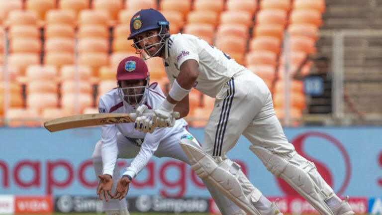 ಇಂಡೀಸ್‌‍ ವಿರುದ್ಧದ ಮೊದಲ ಟೆಸ್ಟ್‌ : 448 ರನ್‌ಗಳಿಗೆ ಡಿಕ್ಲೇರ್‌ ಮಾಡಿಕೊಂಡ ಭಾರತ