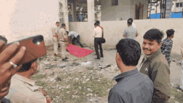 ತಾಯಿಯೊಂದಿಗೆ ಅಕ್ರಮ ಸಂಬಂಧ ಶಂಕೆ, ಸ್ನೇಹಿತನನ್ನು ಭೀಕರವಾಗಿ ಕೊಂದ ಕುಚಿಕುಗಳು