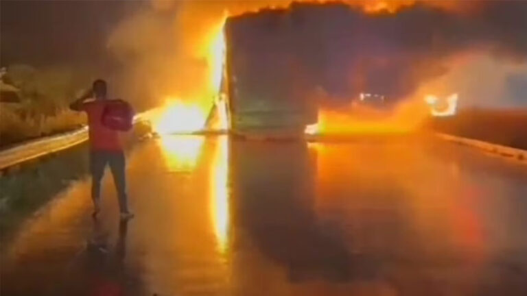 ಬಸ್‌‍ ಬೆಂಕಿಗಾಹುತಿ : ಪ್ರಾಣ ಉಳಿಸಿಕೊಂಡವರು ಬಿಚ್ಚಿಟ್ಟ ಭಯಾನಕ ಅನುಭವ