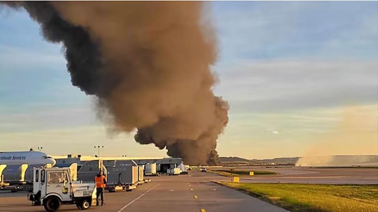 ಅಮೆರಿಕದ ಕೆಂಟಕಿಯ ಲೂಯಿಸ್‌‍ವಿಲ್ಲೆಯಲ್ಲಿ ಸರಕು ಸಾಗಣೆ ವಿಮಾನ ಪತನ, ಮೂವರ ಸಾವು