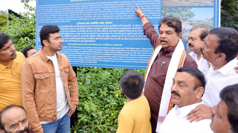 ಲಾಲ್‌ಬಾಗ್‌ನಲ್ಲಿ ಗುಂಡಿ ತೋಡುವ ಕೆಲಸ ಮಾಡುತ್ತಿದೆ ಕಾಂಗ್ರೆಸ್ ಸರ್ಕಾರ : ಆರ್‌.ಅಶೋಕ್‌