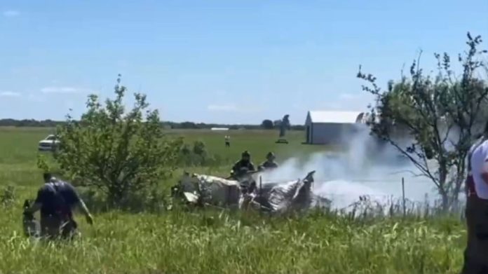plane crashes